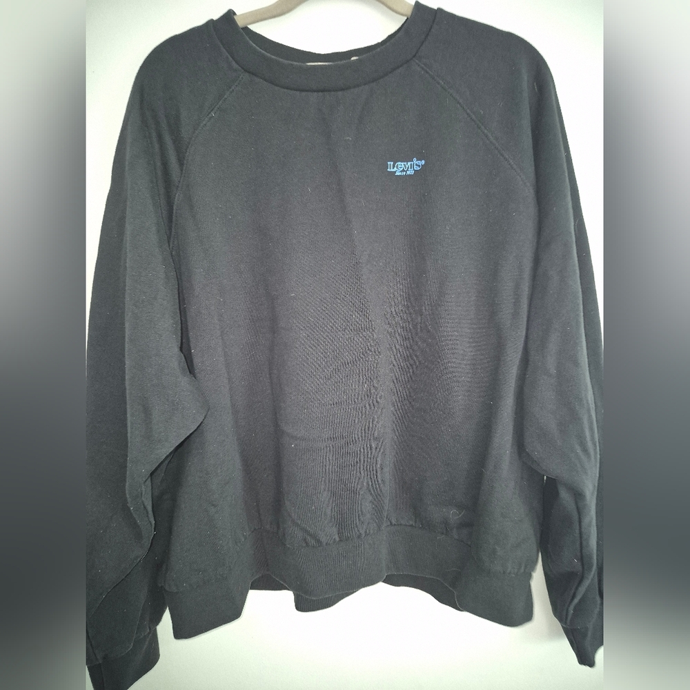 Levi's Black Crewneck with Logo Tag